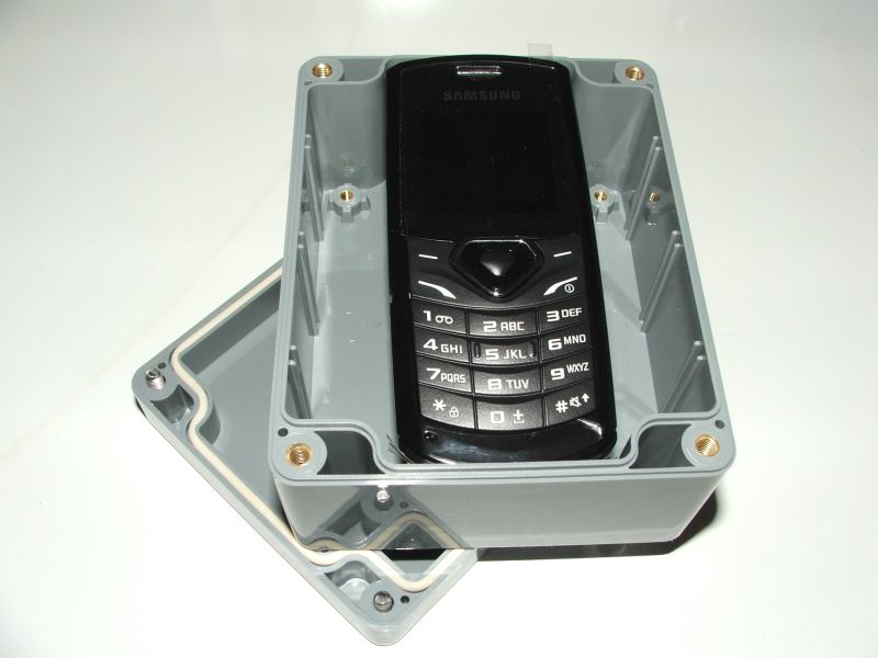 Sauhandy - GSM Wildmelder IP65 (Samsung E1200)